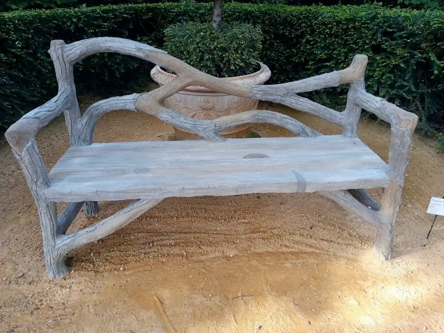 Banc en béton imitation bois